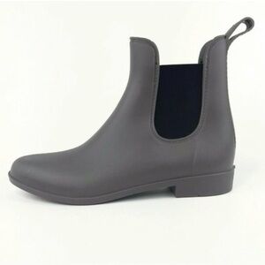 Capelli NY Waterproof Chelsea Ankle Bootie Gray Size 6